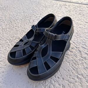 Z-CoiL Pain Relief Footwear  Z-Breeze Black Leather Sandal sz 10 NEW